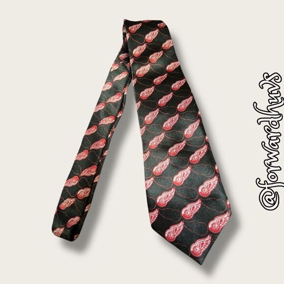 Detroit Red Wings Hockey Team Necktie – 53 Inches - Picture 1 of 7